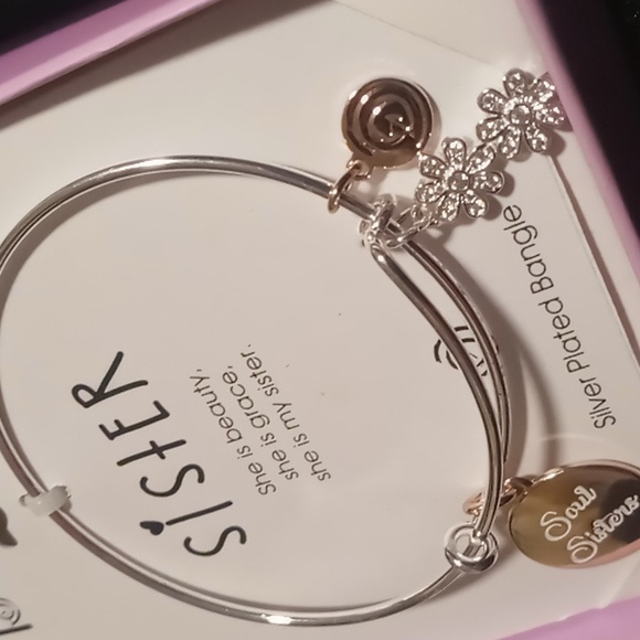 Soul sister charmed bangle bracelet NWT in box. - Picture 2 of 6